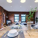 Modern 2-bed Flat In - Sleeps 6 Apartment Leeds (West Yorkshire)