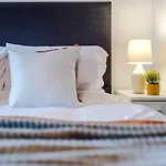 Modern 2-bed Flat In - Sleeps 6 Leeds (West Yorkshire)