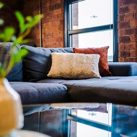 Modern 2-bed Flat In - Sleeps 6 公寓 *