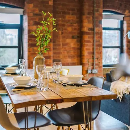 Apartment Modern 2-bed Flat In - Sleeps 6