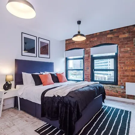 Modern 2-bed Flat In - Sleeps 6 * 利兹