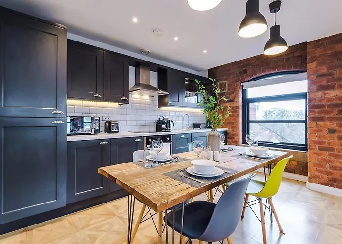 Modern 2-bed Flat In - Sleeps 6 아파트 *