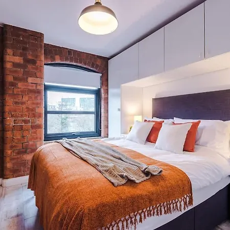 Modern 2-bed Flat In - Sleeps 6 Leeds (West Yorkshire)