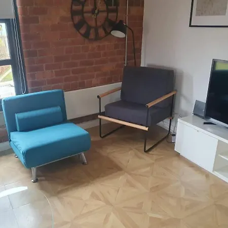 Апартаменти Modern 2-bed Flat In - Sleeps 6 Лідс