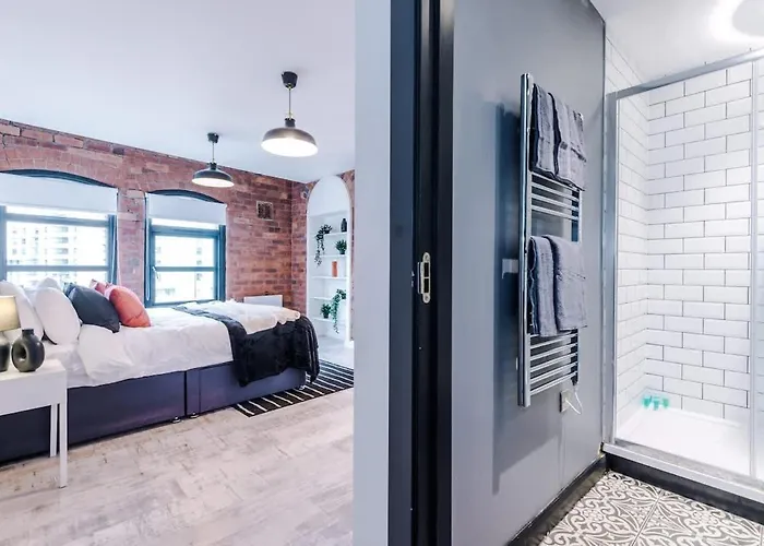 Апартаменти Modern 2-bed Flat In - Sleeps 6 Лідс